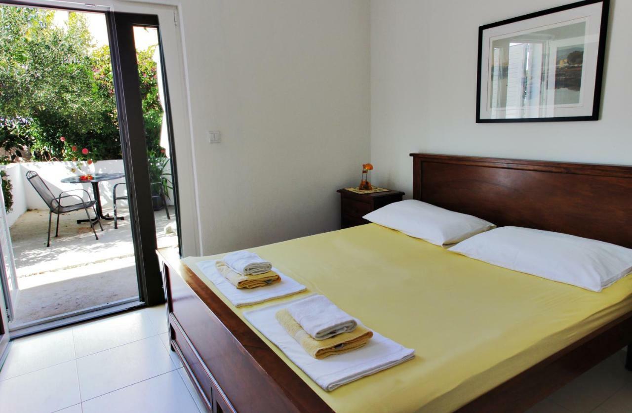 Apartments Giardino ฮวาร์ ภายนอก รูปภาพ